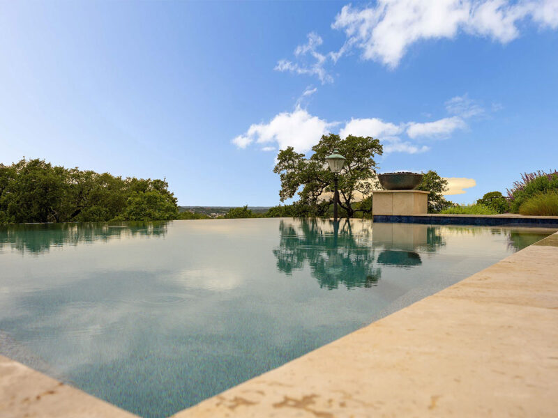 Infinity pool with vanishing edge.